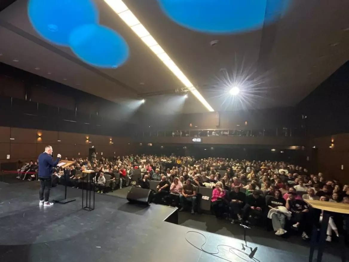 Эдуард Дерёмов провёл лидерское собрание в Ростове-на-Дону