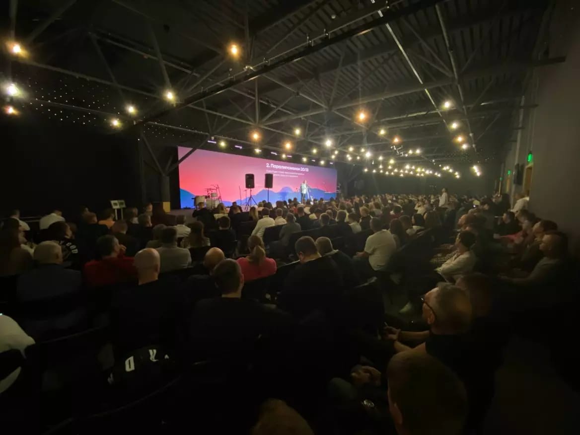 Региональное богослужение в Москве собрало несколько сотен человек